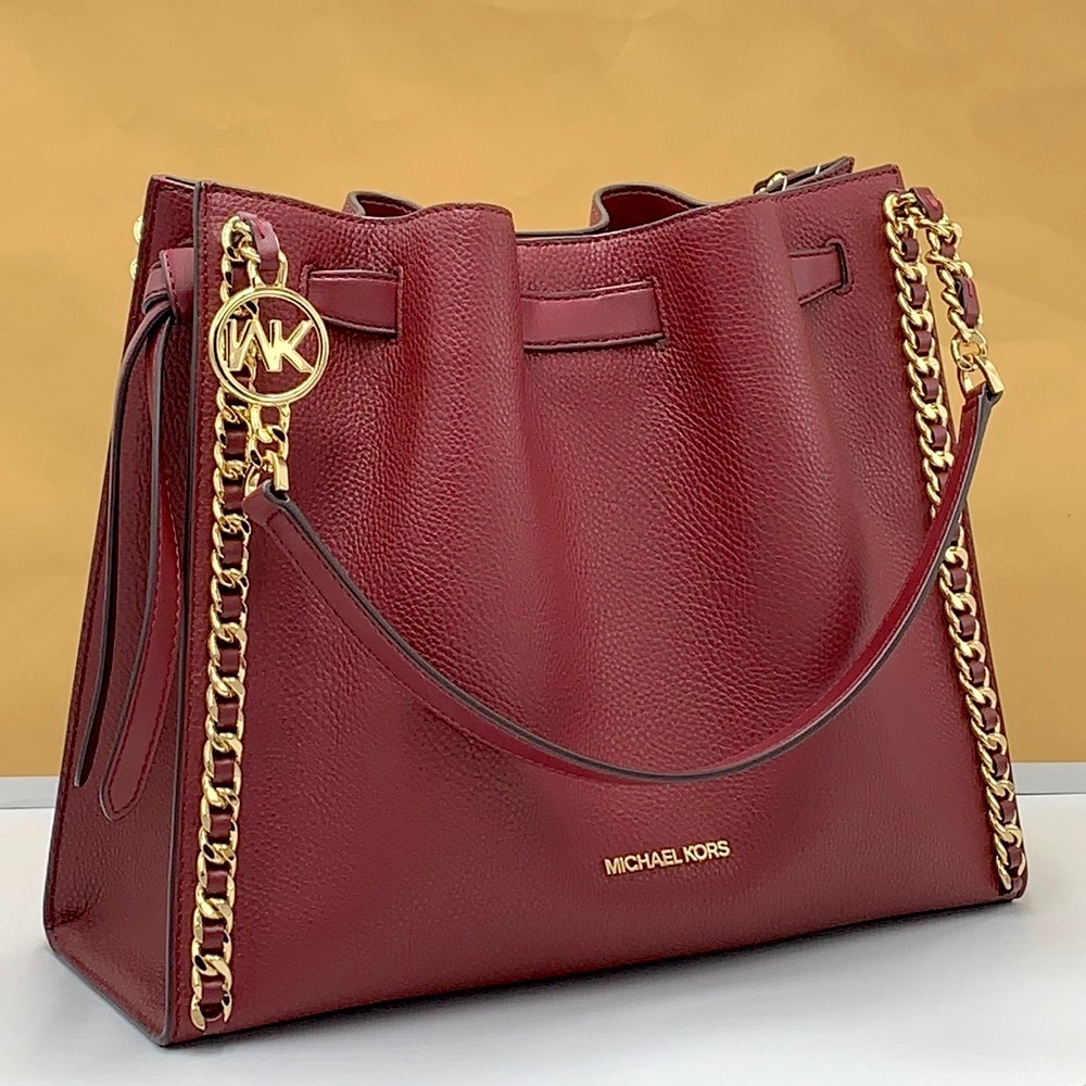 MICHAEL KORS
MINA LARGE BELTED CHAIN SHOULDER BAG DARK CHERRY COLOR - Picture 1 of 16